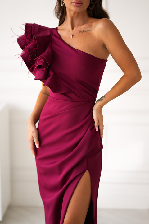 Długa Sukienka Z Piórkami Na Jedno Ramię