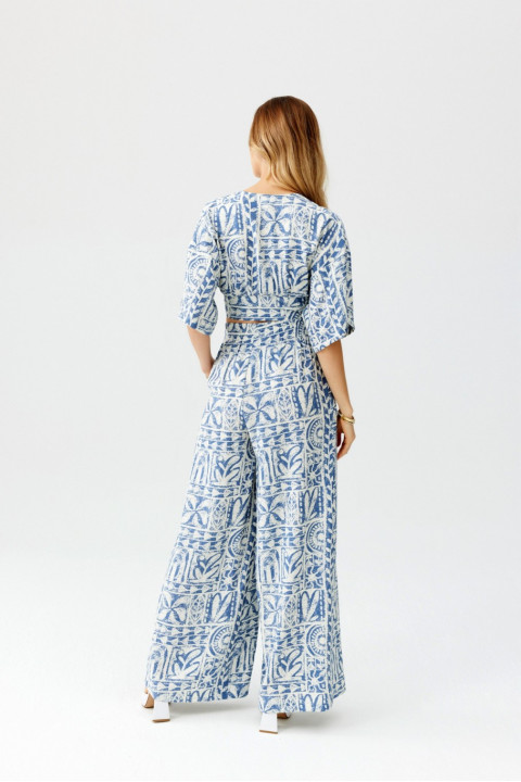 Amber - wiązana bluzka o krótszym kroju